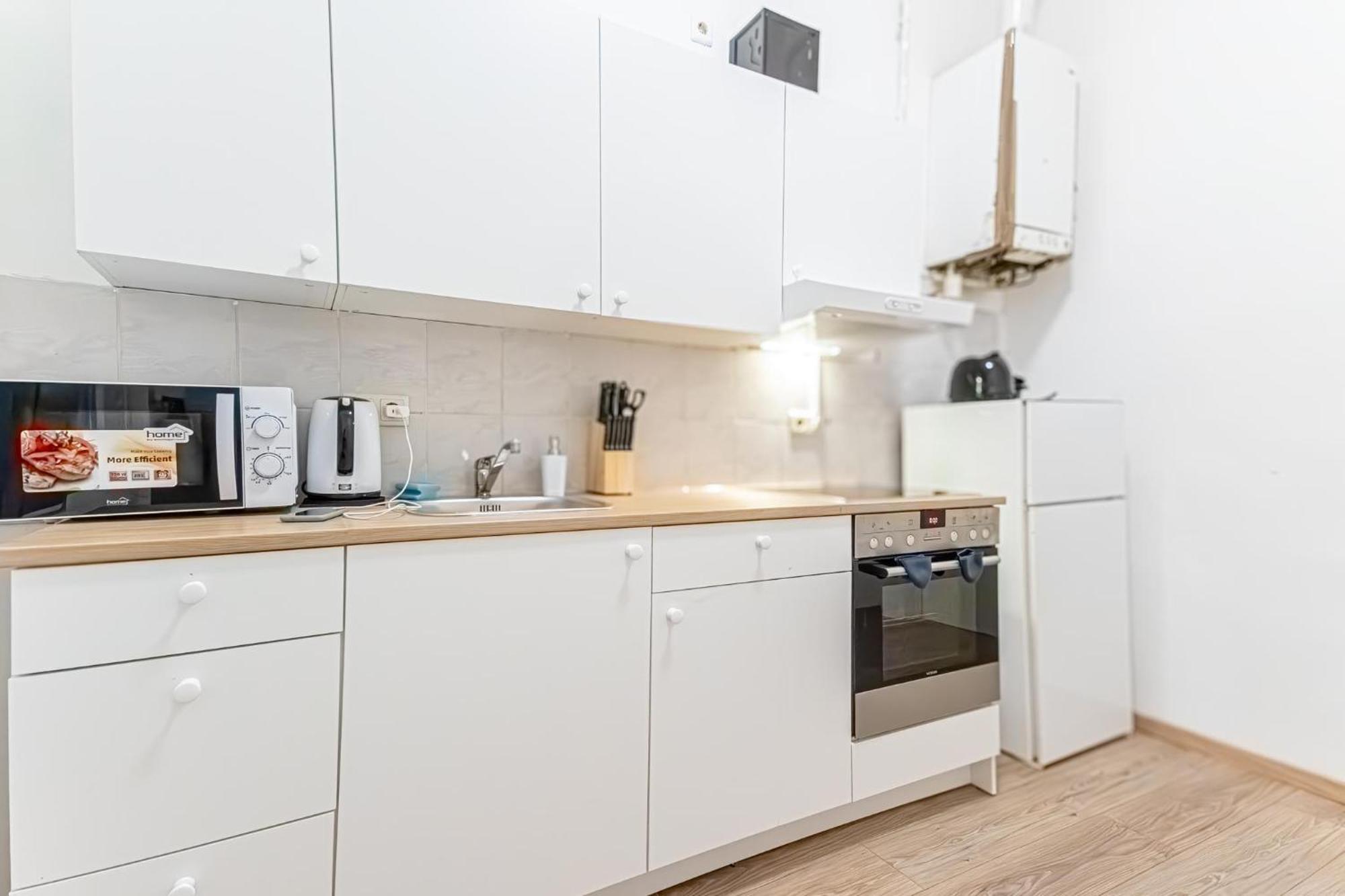 City-Linked 2Br Apartment Near Wiener Stadthalle Esterno foto