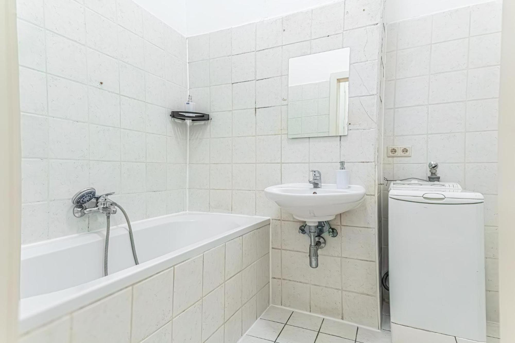 City-Linked 2Br Apartment Near Wiener Stadthalle Esterno foto